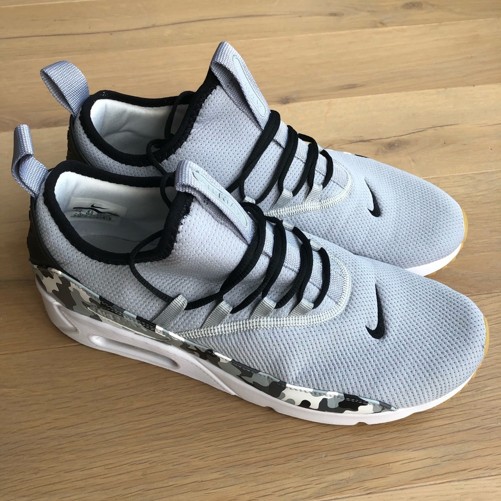 Used Nike Air Max 90 EZ Size 10.5